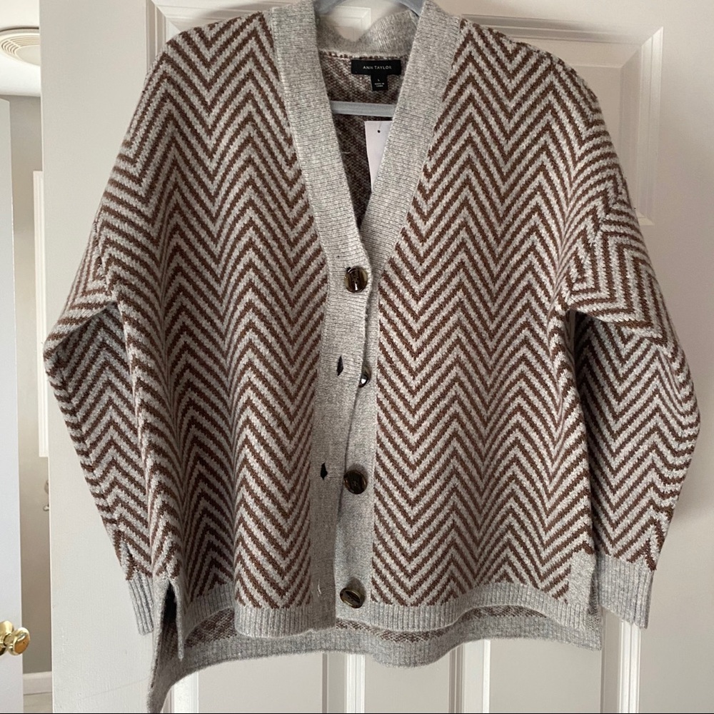 Ann Taylor Cardigan L
